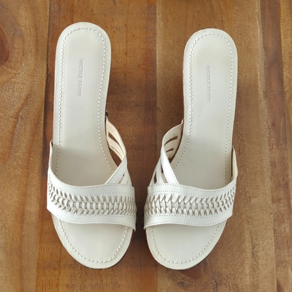 FINAL SALE 🆕🌿NICOLE FARHI SANDALS🌿 - Picture 3 of 10